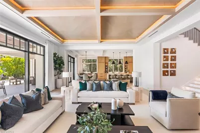 2231 Forrest Ln, Naples, FL 34102 - Photo 9