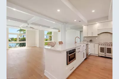 400 Park Shore Dr #304, Naples, FL 34103 - Photo 5