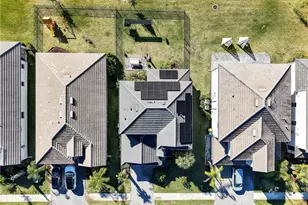 2270 Avocado Ln, Naples, FL 34120 - Photo 3