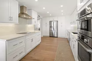 2386 Gulf Shore Blvd N, Naples, FL 34103 - Photo 11