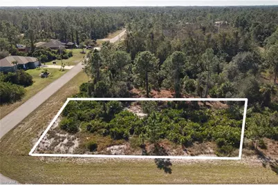 828 Fullerton Ave S, Lehigh Acres, FL 33974 - Photo 3