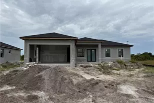 914 Manresa Ave S, Lehigh Acres, FL 33974 - Photo 1