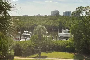 300 Horse Creek Dr, Naples, FL 34110 - Photo 25