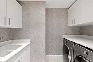 6897 Grenadier Blvd, Naples, FL 34108 - Photo 37