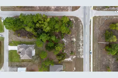 796 Bell Blvd S, Lehigh Acres, FL 33974 - Photo 9