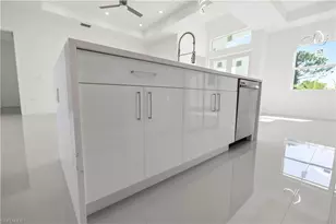 1027 Kirkwood St, Lehigh Acres, FL 33974 - Photo 9