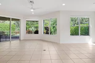 12671 Biscayne Ct, Naples, FL 34105 - Photo 11