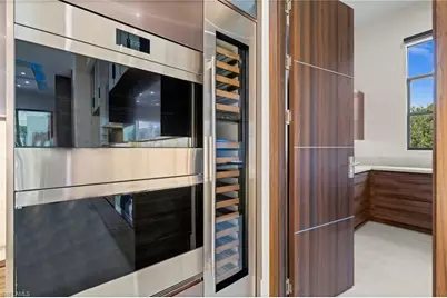 2272 Oakes Blvd, Naples, FL 34119 - Photo 15