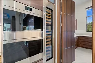 2272 Oakes Blvd, Naples, FL 34119 - Photo 15