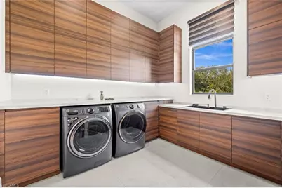 2272 Oakes Blvd, Naples, FL 34119 - Photo 47