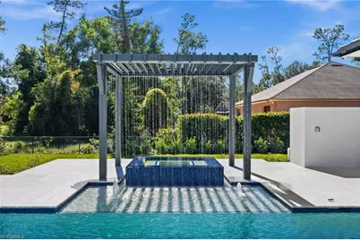 2272 Oakes Blvd, Naples, FL 34119 - Photo 5