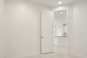 26139 Palace Ln, Bonita Springs, FL 34135 - Photo 19