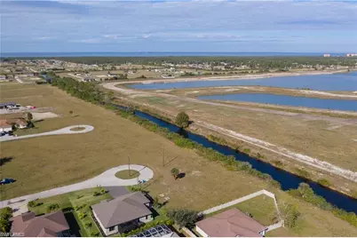 3923 NW 33rd Pl, Cape Coral, FL 33993 - Photo 5