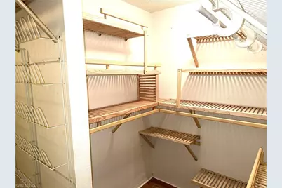 537 Landmark Dr, Naples, FL 34112 - Photo 15