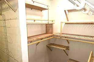 537 Landmark Dr, Naples, FL 34112 - Photo 15