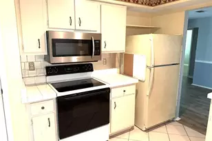 537 Landmark Dr, Naples, FL 34112 - Photo 5