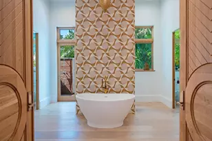 860 Admiralty Parade E, Naples, FL 34102 - Photo 31