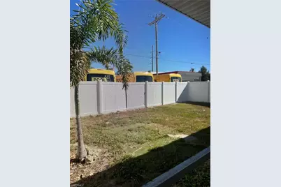 2105 SE 15th Pl, Cape Coral, FL 33990 - Photo 11