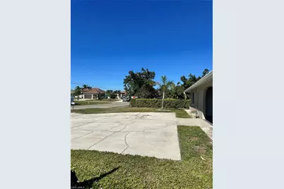 2105 SE 15th Pl, Cape Coral, FL 33990 - Photo 25