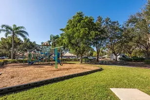 2225 Heritage Greens Dr, Naples, FL 34119 - Photo 31