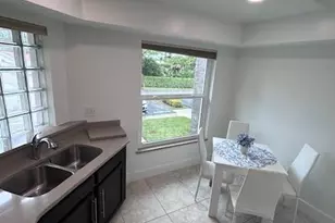 9828 Luna Cir, Naples, FL 34109 - Photo 5