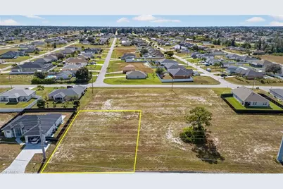 104 Kismet Pkwy W, Cape Coral, FL 33993 - Photo 3