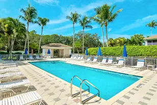 816 Carrick Bend Cir, Naples, FL 34110 - Photo 5