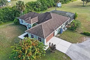 748 41st Ave NW, Naples, FL 34120 - Photo 3