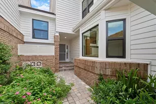 569 Park Shore Dr, Naples, FL 34103 - Photo 3