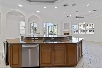 405 Trade Winds Ave, Naples, FL 34108 - Photo 15