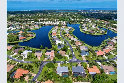 28200 Winthrop Cir, Bonita Springs, FL 34134 - Photo 17