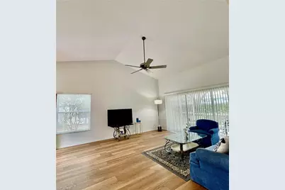685 Windsor Sq #101, Naples, FL 34104 - Photo 11