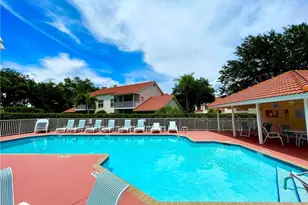 685 Windsor Sq, Naples, FL 34104 - Photo 7