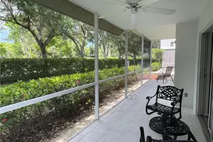 685 Windsor Sq, Naples, FL 34104 - Photo 17