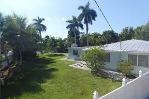 22 Constitution Dr, Naples, FL 34112 - Photo 5