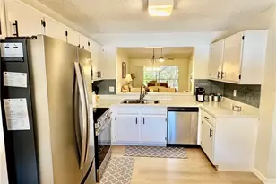 645 Squire Ct, Naples, FL 34104 - Photo 5