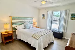 645 Squire Ct, Naples, FL 34104 - Photo 9