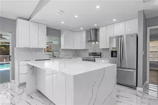 2524 Dora Ct, Lehigh Acres, FL 33971 - Photo 3