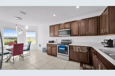 506 NW Juanita Ct, Cape Coral, FL 33993 - Photo 9