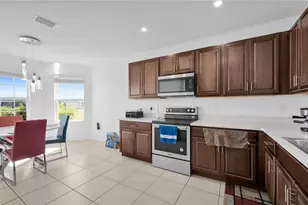 506 NW Juanita Ct, Cape Coral, FL 33993 - Photo 9