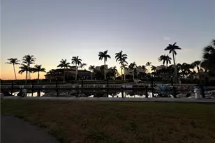 913 Carrick Bend Cir, Naples, FL 34110 - Photo 37