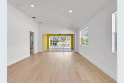 8205 Xenia Ln, Naples, FL 34114 - Photo 7