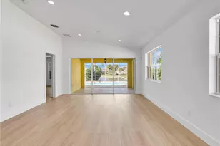 8205 Xenia Ln, Naples, FL 34114 - Photo 7