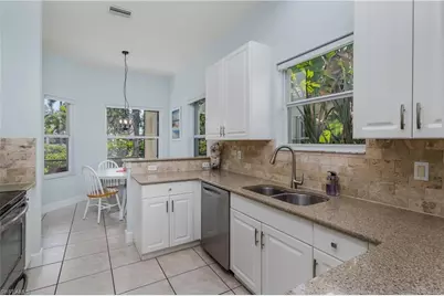 817 Vistana Cir, Naples, FL 34119 - Photo 17