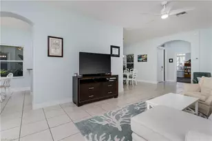 817 Vistana Cir, Naples, FL 34119 - Photo 5