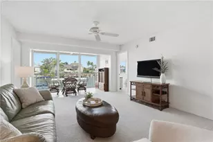 10684 Gulf Shore Dr, Naples, FL 34108 - Photo 13