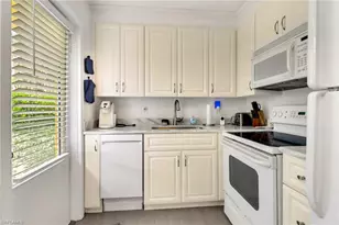 207 8th Ave S, Naples, FL 34102 - Photo 17