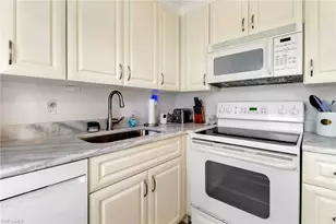 207 8th Ave S, Naples, FL 34102 - Photo 7