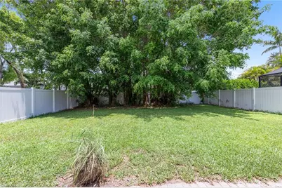 8364 Laurel Lakes Blvd, Naples, FL 34119 - Photo 35