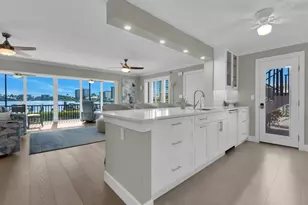 222 Harbour Dr, Naples, FL 34103 - Photo 7